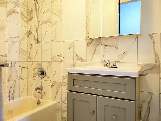 Rented by Hillel Realty Group | media 43