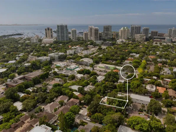 2952 Louise St, Miami, FL 33133