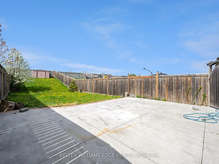 76 Cedarville Dr — Photo 9
