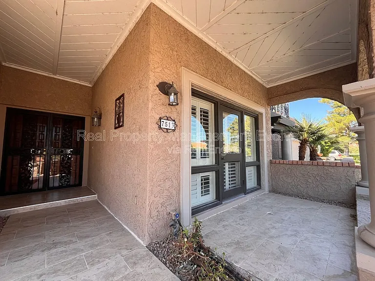 7513 N Via Camello Del Sur — Photo 4
