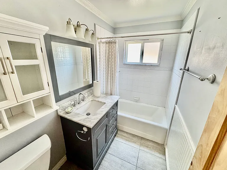 11426 Collett Ave — Photo 6