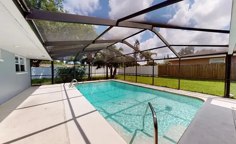 2558 Rosery Rd E — Photo 24