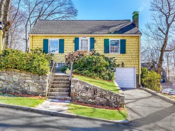 1 Grandview Ave, Melrose, MA 02176