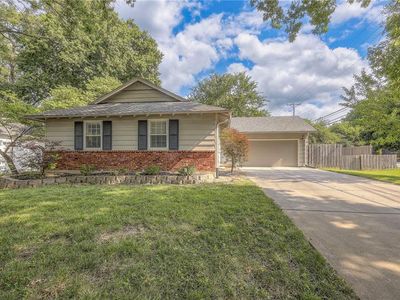 8702 W 72nd Ter, Prairie Village, KS, 66204