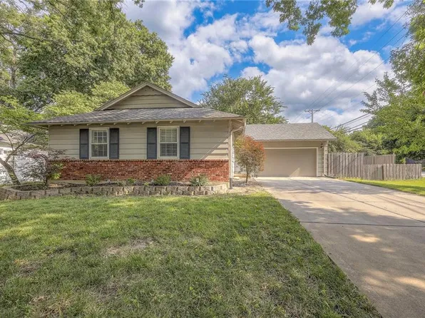 8702 W 72nd Ter, Prairie Village, KS 66204