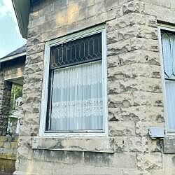4th image of 136 McKell Ave