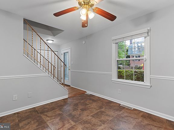5th image of 2107 Huntington Ave