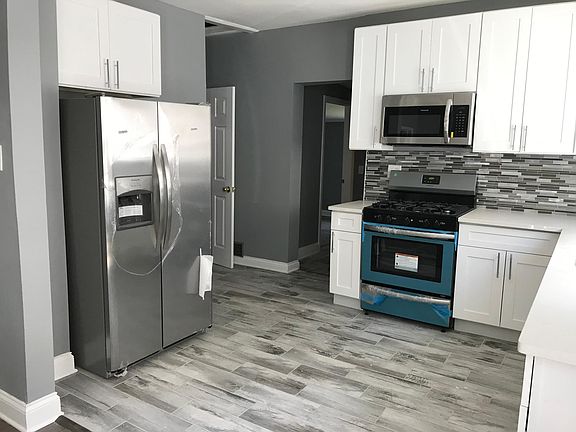 5th image of 5331 S Sacramento Ave