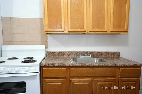 Rented by Norman Raindel, LREB | media 9