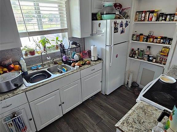 2nd image of 700 W 34th St