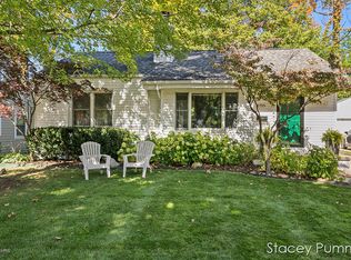 2715 Richards Dr SE, East Grand Rapids, MI