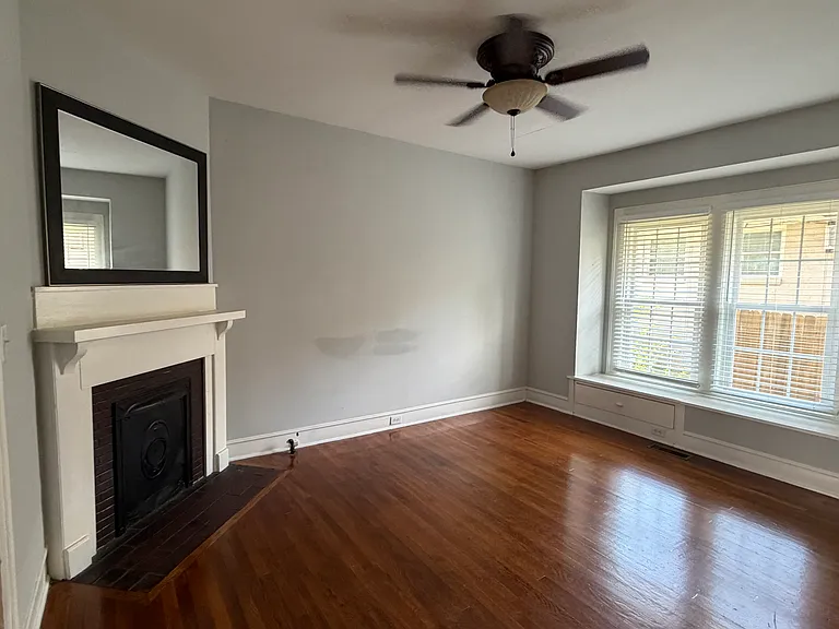 411 N Spring St — Photo 12