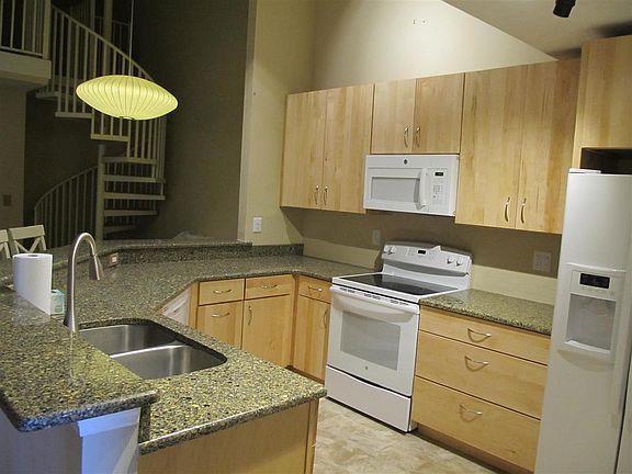 2nd image of 37213 Harbour Vista Cir