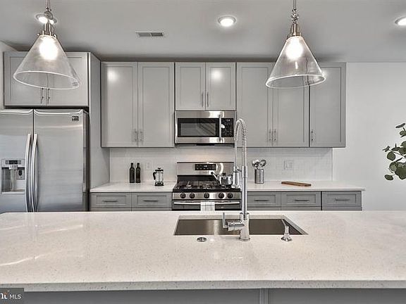 2nd image of 1123 Germantown Ave #B