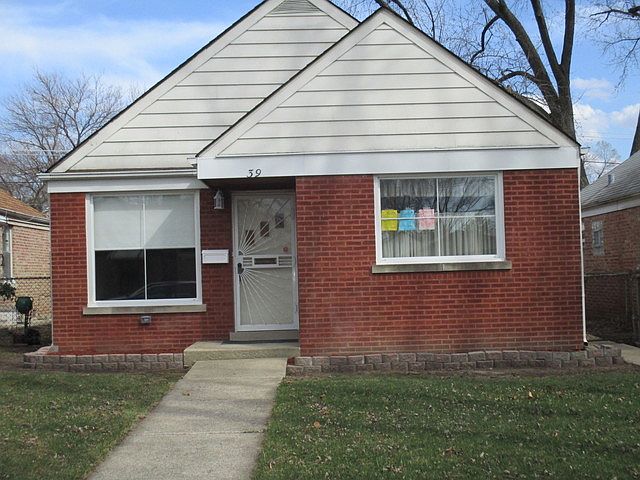 1st image of 39 49th Ave