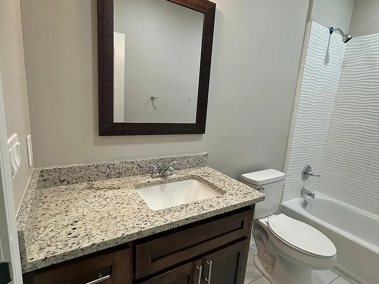 592 E Main St — Photo 17