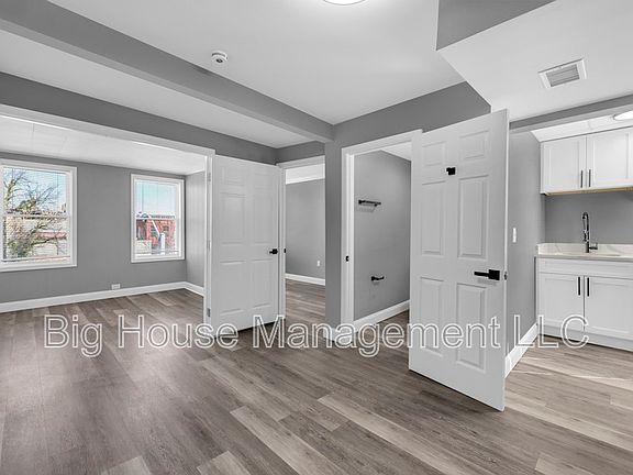 3rd image of 1725 Hollins St Unit 4