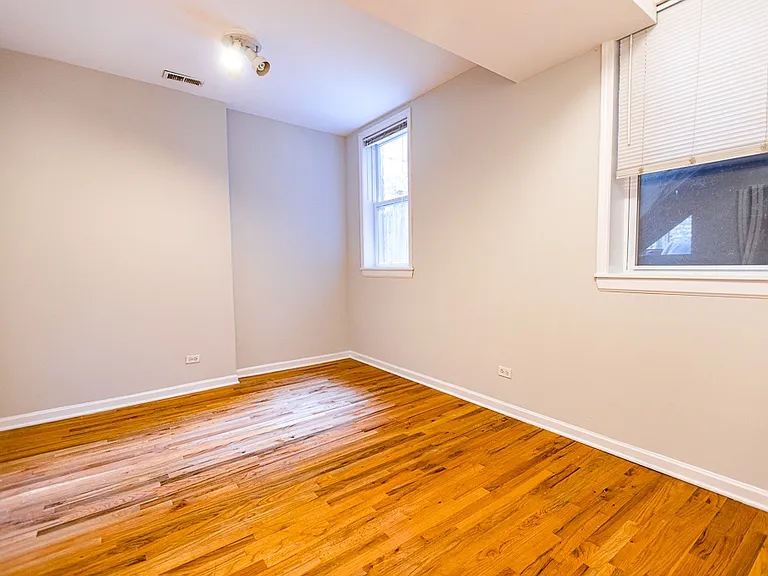 1364-66 N. Hoyne Ave./ 2105-11 W. Schiller St. — Photo 14