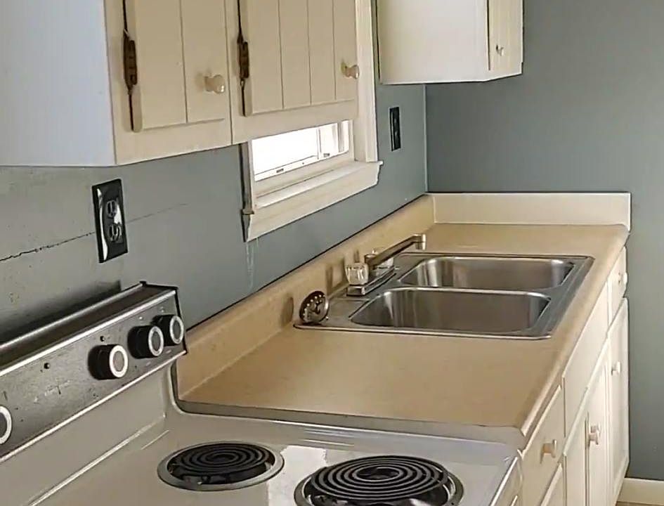 1st image of 117 N High St #1