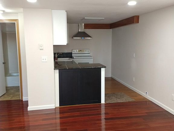 4th image of 7642 Pacific Ave Unit 2