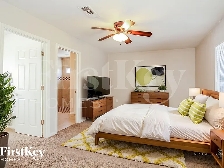 2907 E Michelle Dr — Photo 10
