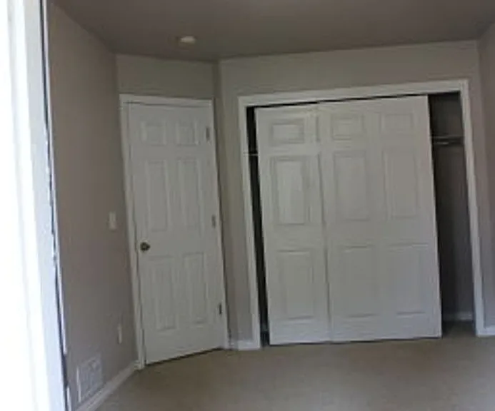 321 W Myrtle St — Photo 12