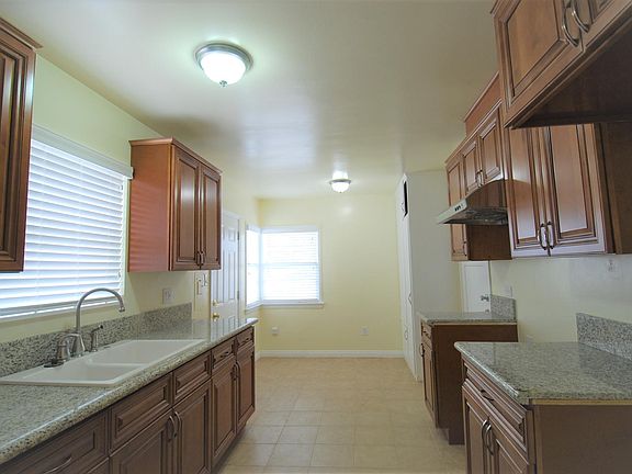 3rd image of 5928 Rosemead Blvd