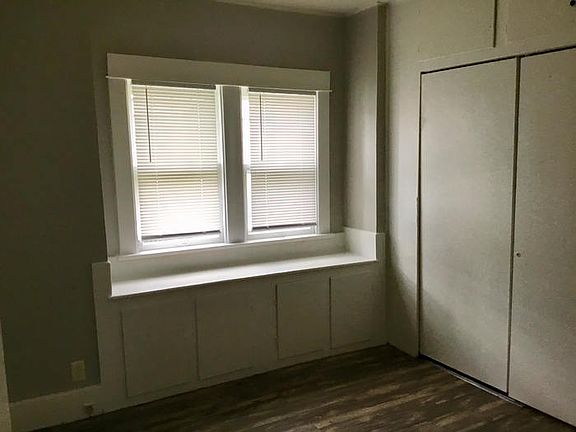 5th image of 120 E Fairview Ave