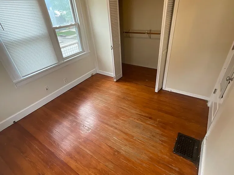 609 N Dunn St — Photo 10
