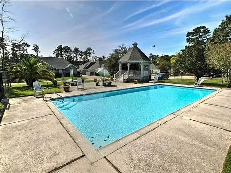 3 Hollycrest Blvd — Photo 23