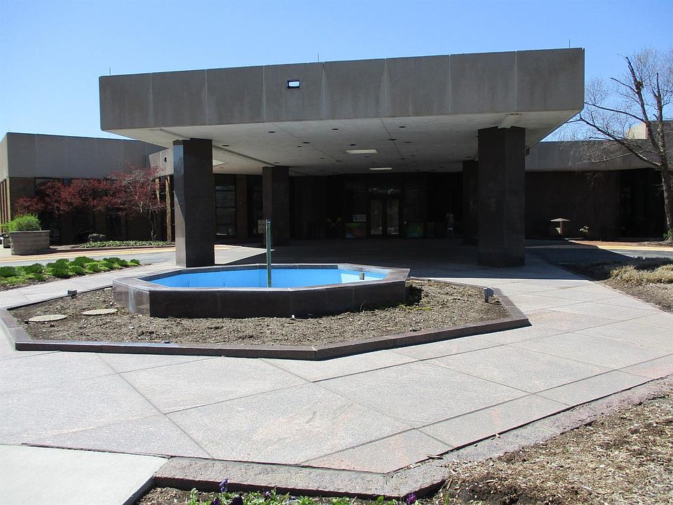 2nd image of 8208 Castle Dr