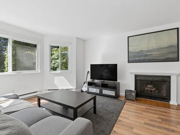9880 Manchester Dr #405, Burnaby, BC V3N 4R3