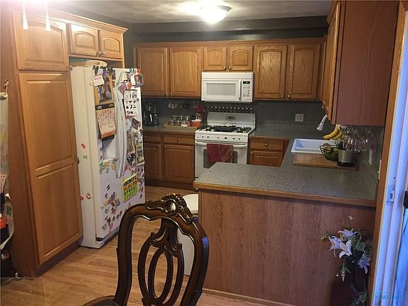 4th image of 2524 Eden East Dr