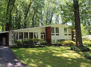 3720 Woodland Cir, Falls Church, VA 22041