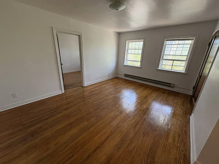 446 W Whitman St — Photo 2