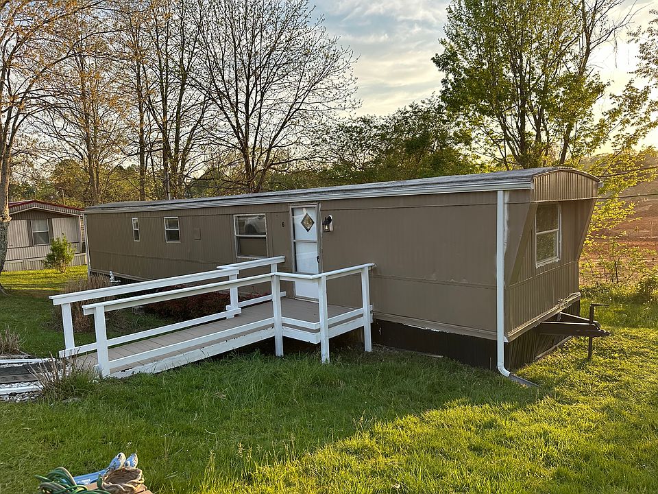 2nd image of 3121 W Walnut St Lot 6