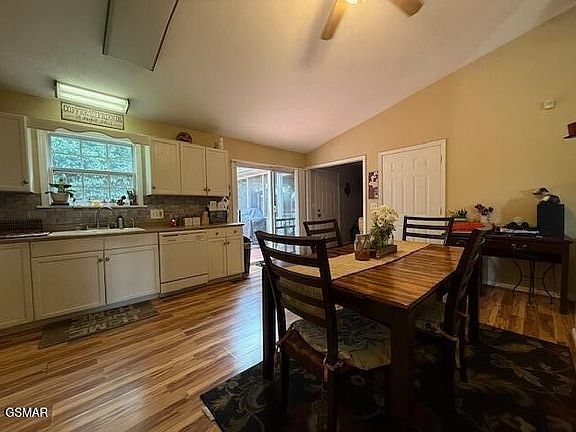 3rd image of 1803 Country Meadows Dr