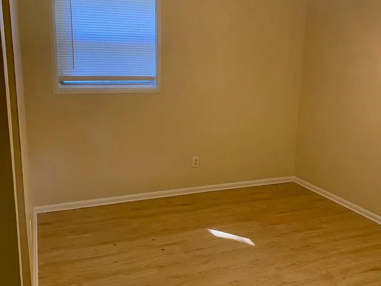 965 Martha Dr — Photo 17