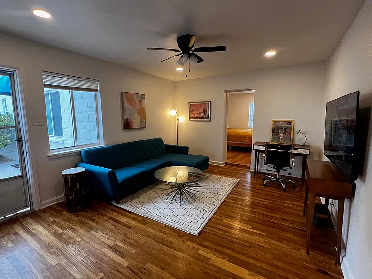 1131 E Ramona Ave — Photo 4
