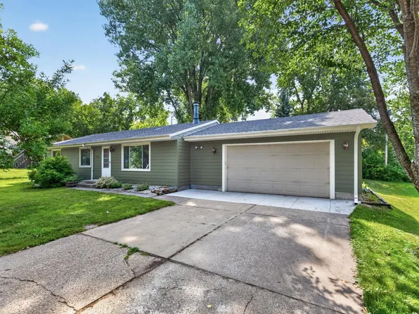 1105 W 155th St, Burnsville, MN 55306