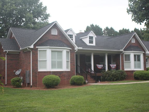 2nd image of 142 Forum Dr