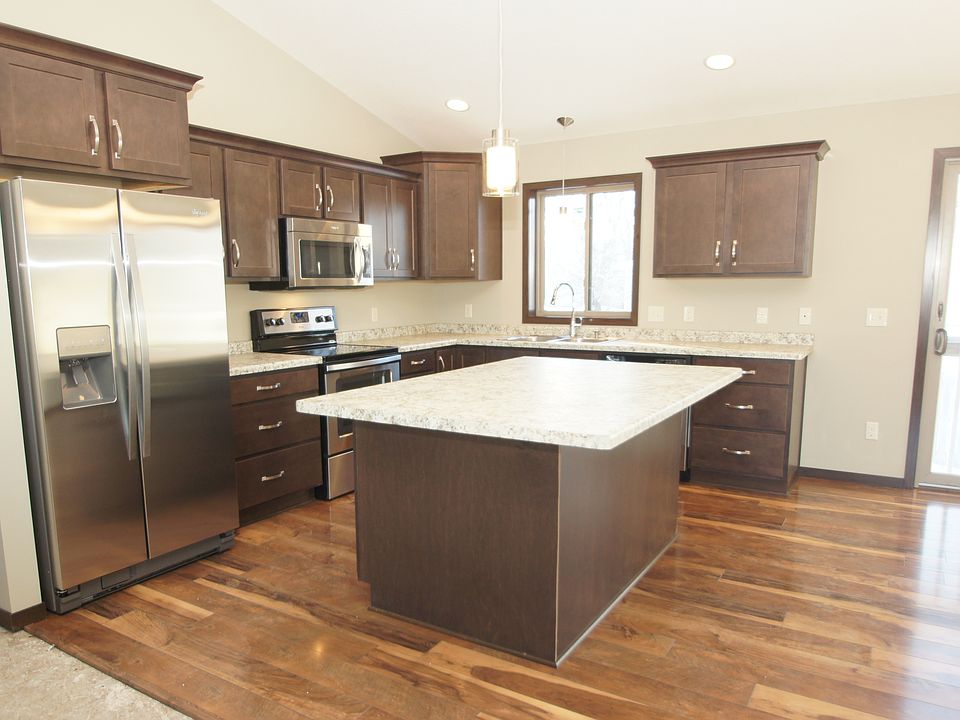 2nd image of 409 7th St NW