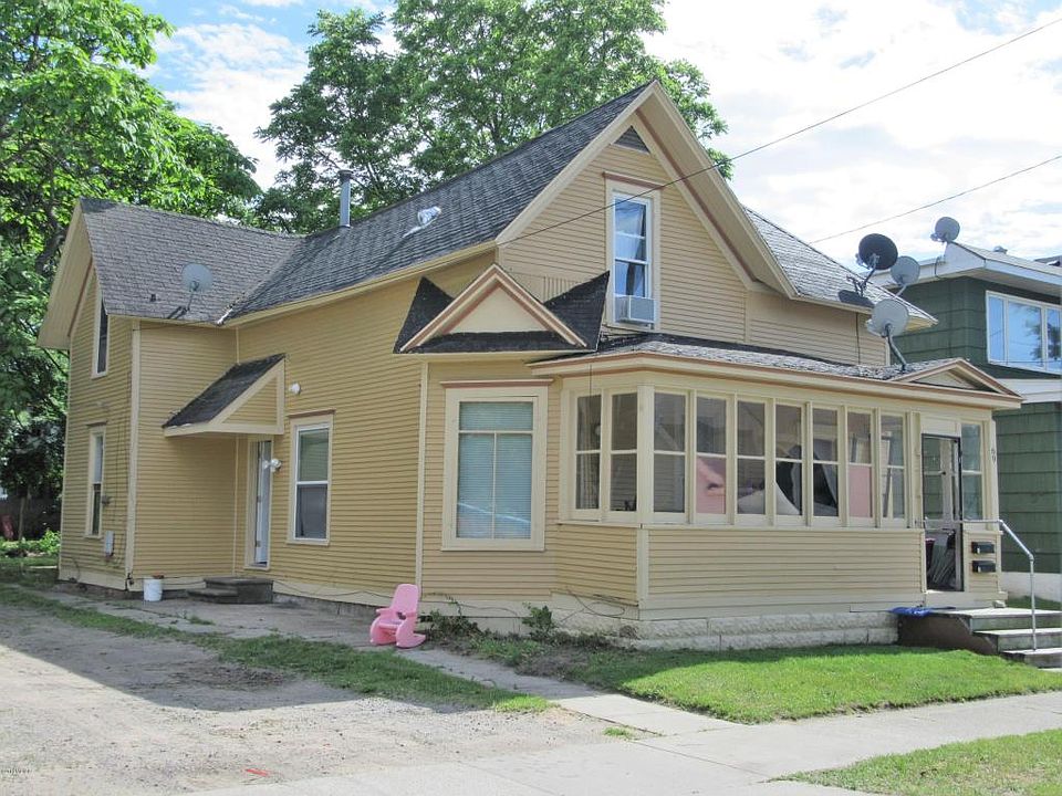 2nd image of 69 Irwin Ave