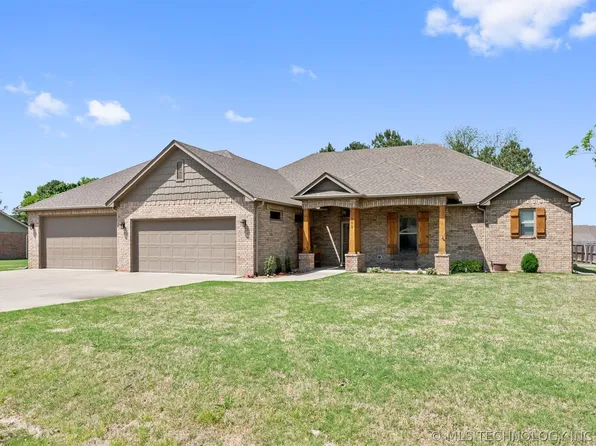 902 SW 20th St, Wagoner, OK 74467