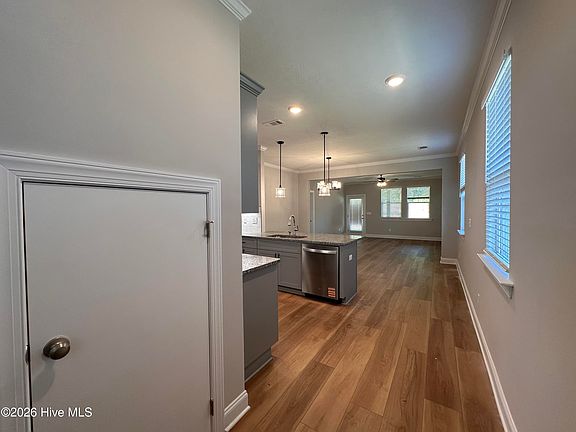 4th image of Wd352 Ashburn Drive #Wd352