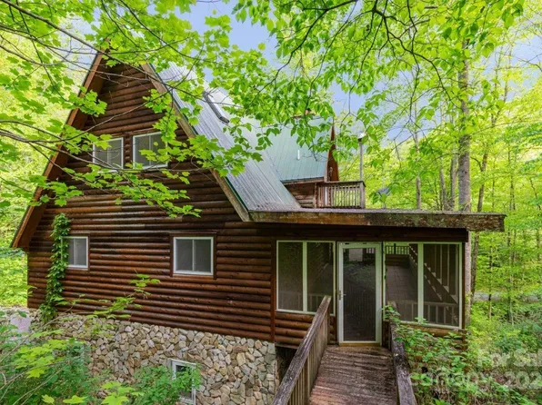 307 Five Star Dr, Glenville, NC 28736