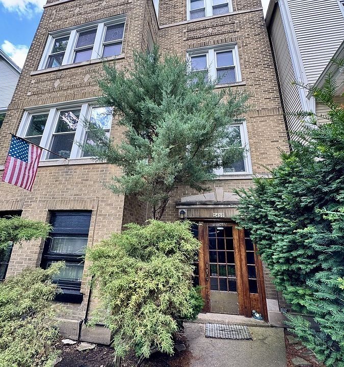 1st image of 2439 N Francisco Ave #3