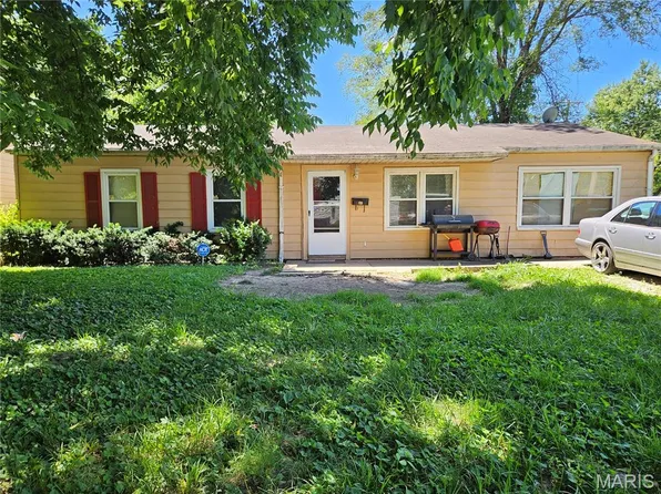 23 Westwood Dr, Cahokia, IL 62206