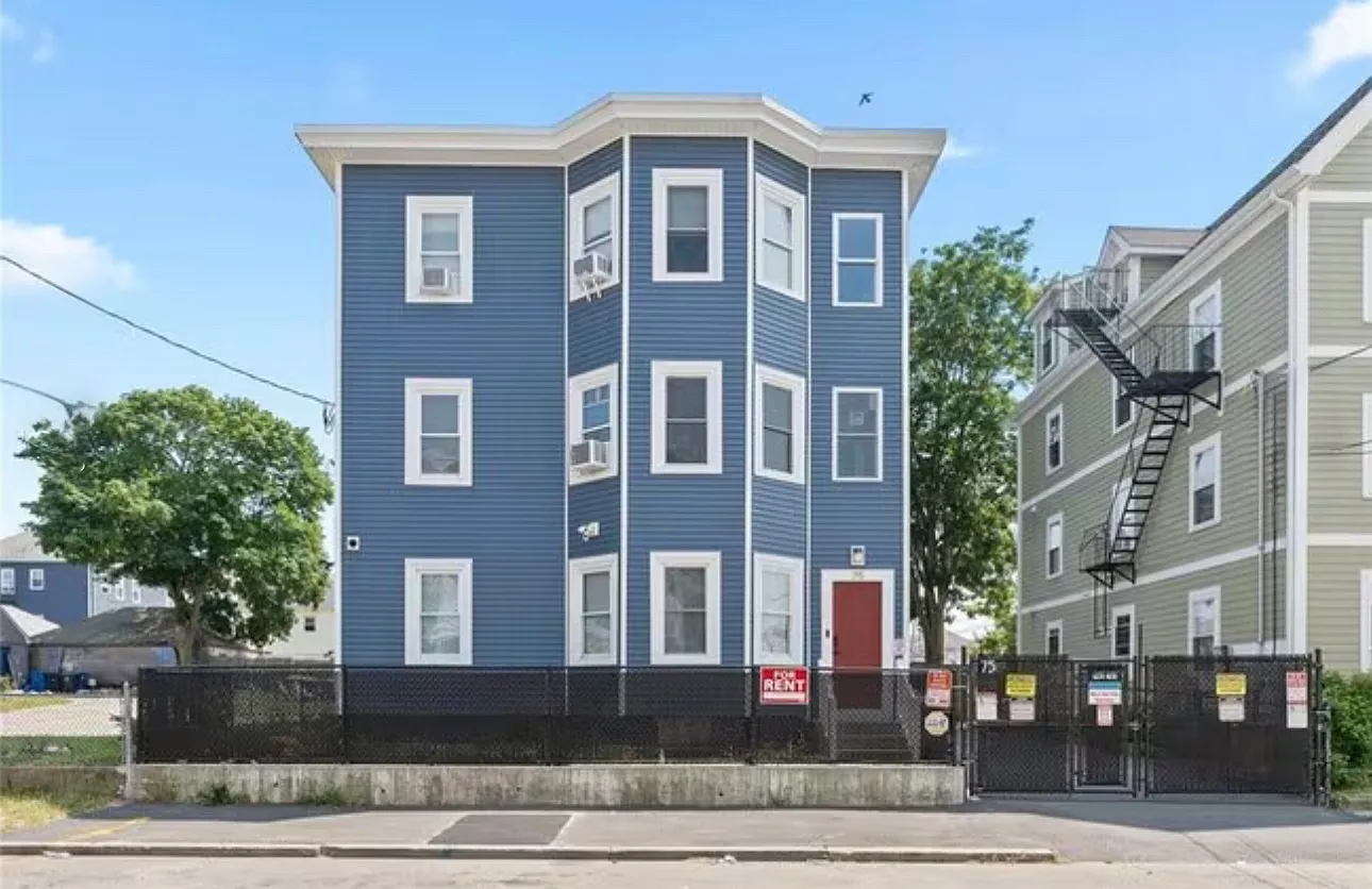 75 John St — Photo 1
