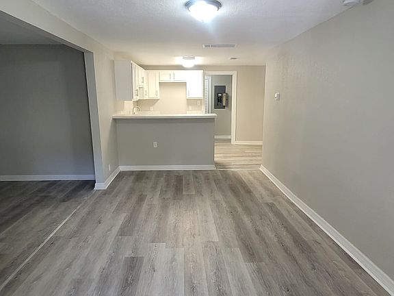 2nd image of 1550 W 32nd St